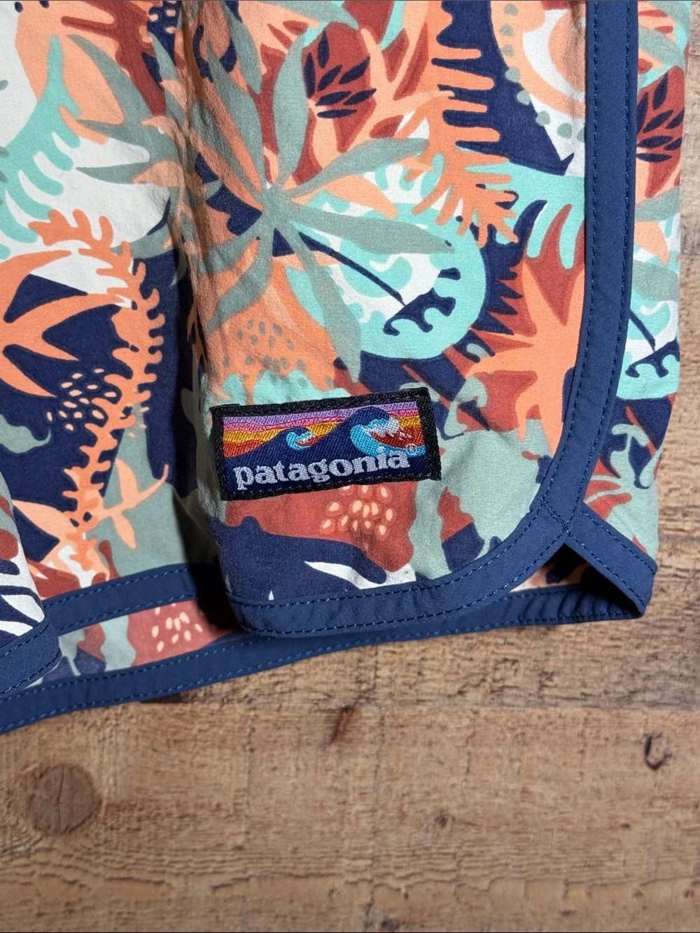 Patagonia Wavefarer Board Shorts Wild Waratah Celadon Men 36  Surf Swim